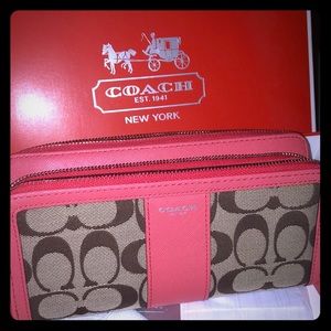 Coach accordian zip wallet